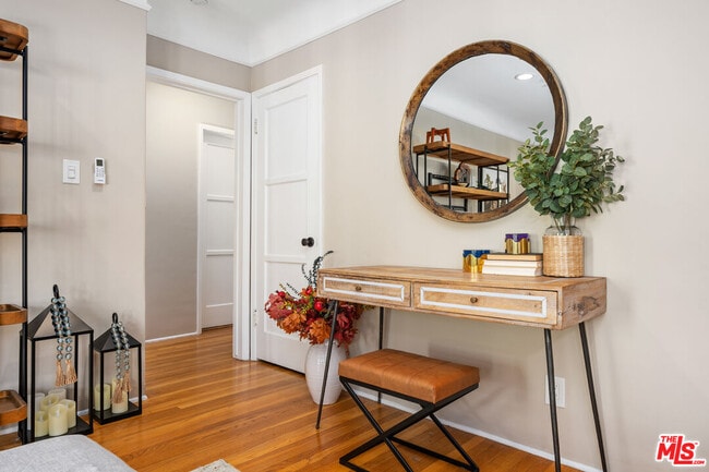 Foto del edificio - 1332 Ocean Park Blvd