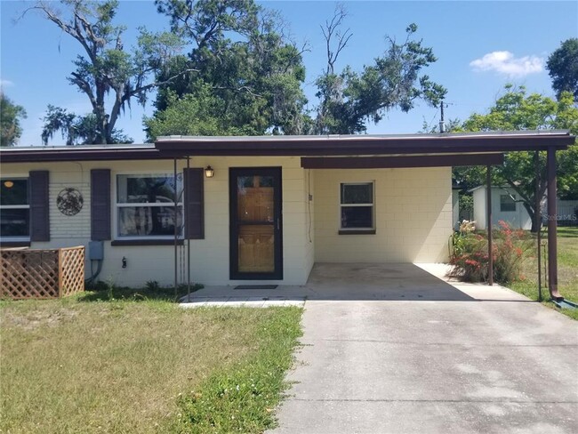 Building Photo - 39113 Kendell Dr