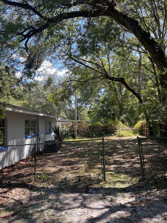 Building Photo - 4225 NW 21st Dr