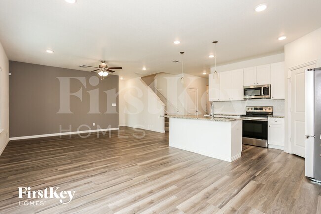 Foto del edificio - 7352 Parkside Pl Dr