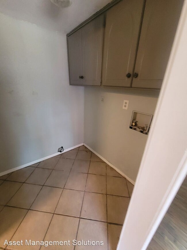 Foto del edificio - 3 br, 1.5 bath House - 960 Halray