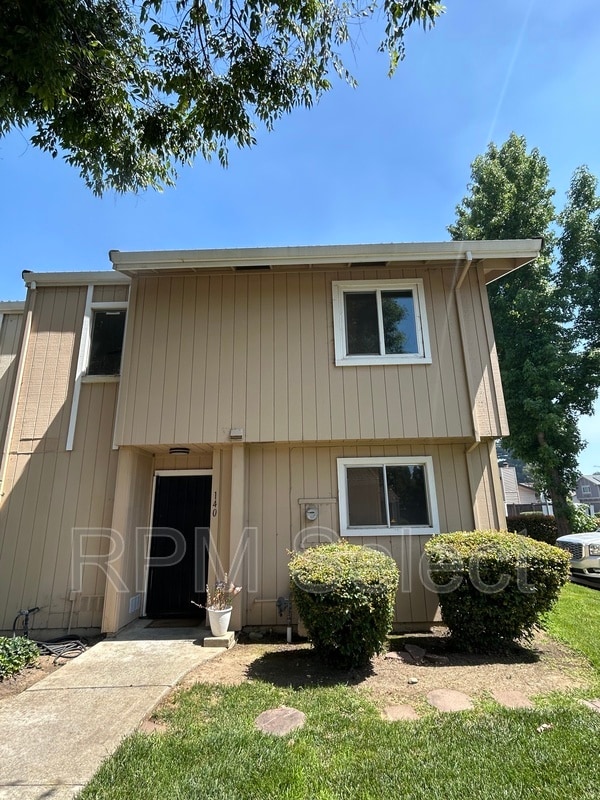Building Photo - 140 Arcadia Dr