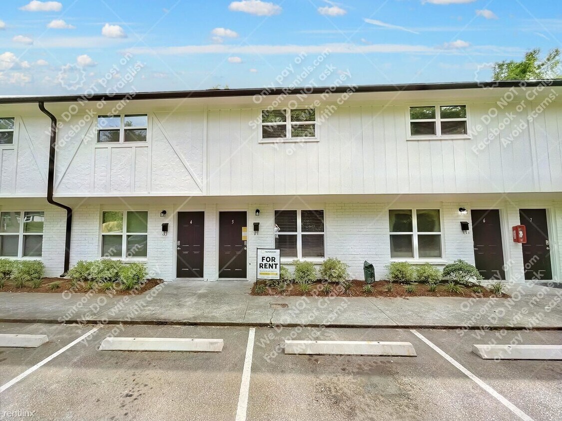 Primary Photo - 2 br, 1.5 bath Townhome - 525 Stinson Dr A...