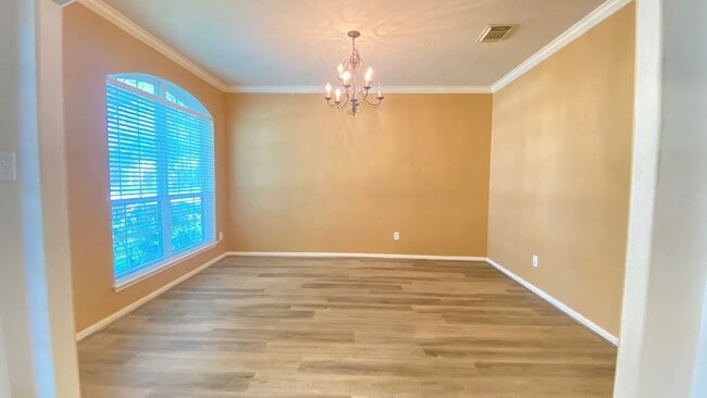 Building Photo - 2503 Westerlake Dr