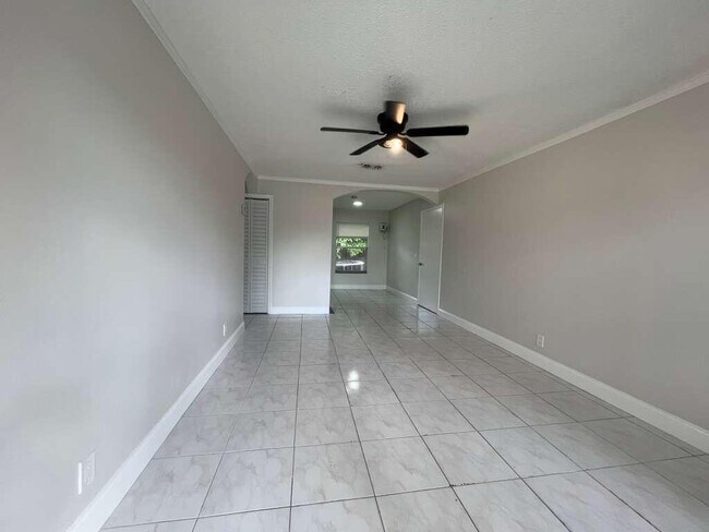Foto del edificio - 8201 SW 5th Ct