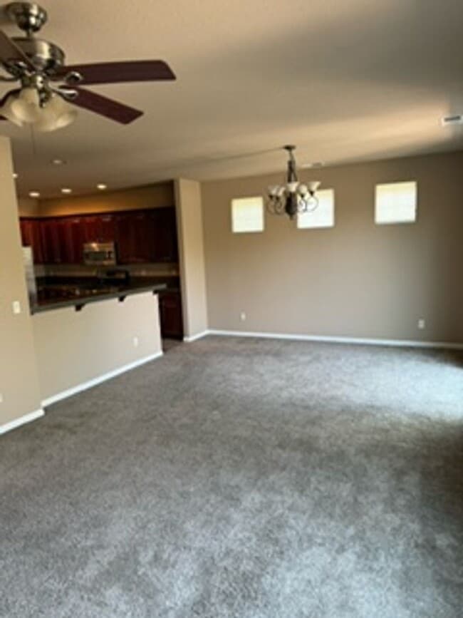 Foto del edificio - 1825 Resistol Dr