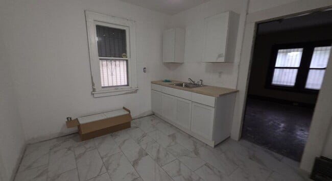 Building Photo - Bright, Beautiful  Single Family Move-In Ready | Section 8 and EDEN welcomed