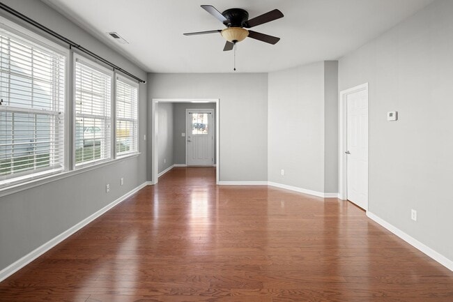 Building Photo - Wonderful Home in Arden