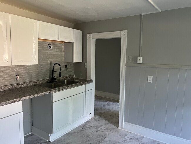 Kitchen - 101 Superior St