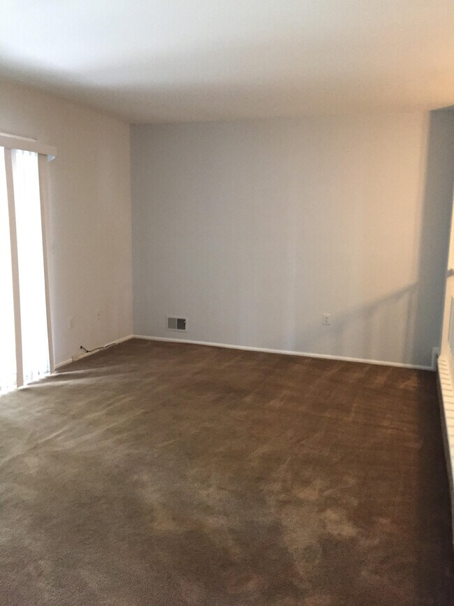 333 Gettysburg Way, Lincoln Park, NJ 07035 Townhome Rentals in