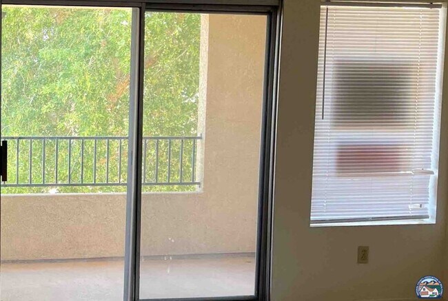 Foto del edificio - 1000 Rodeo Dr