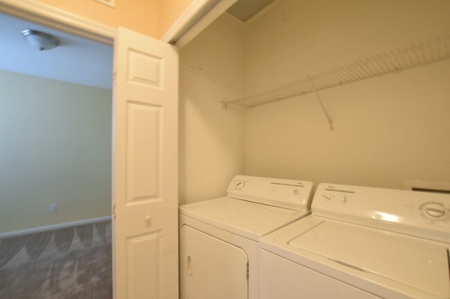 Building Photo - 2 br, 2 bath House - 647 Allerton Way