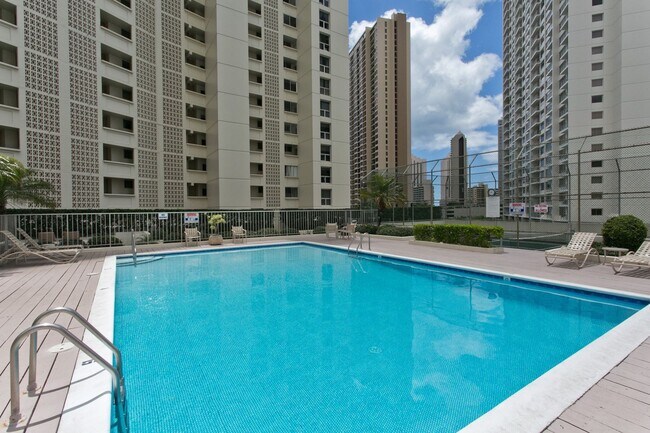 Building Photo - Gorgeous 2 bedroom 2 bath unit with Diamon...