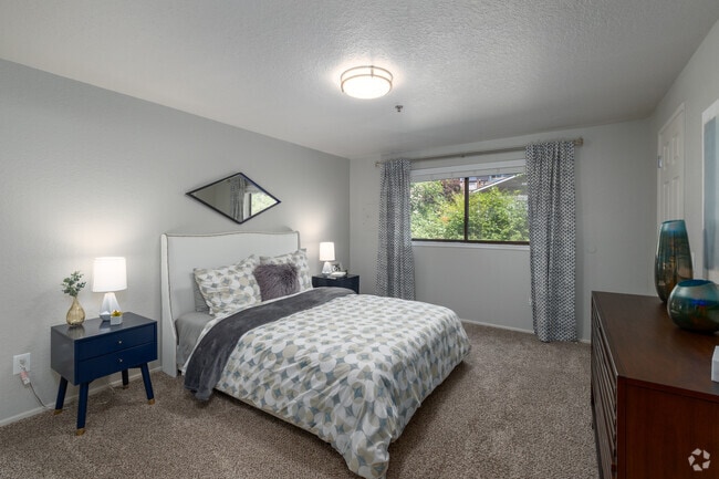 2BR, 2BA - 1,120SF - Skyview 3322