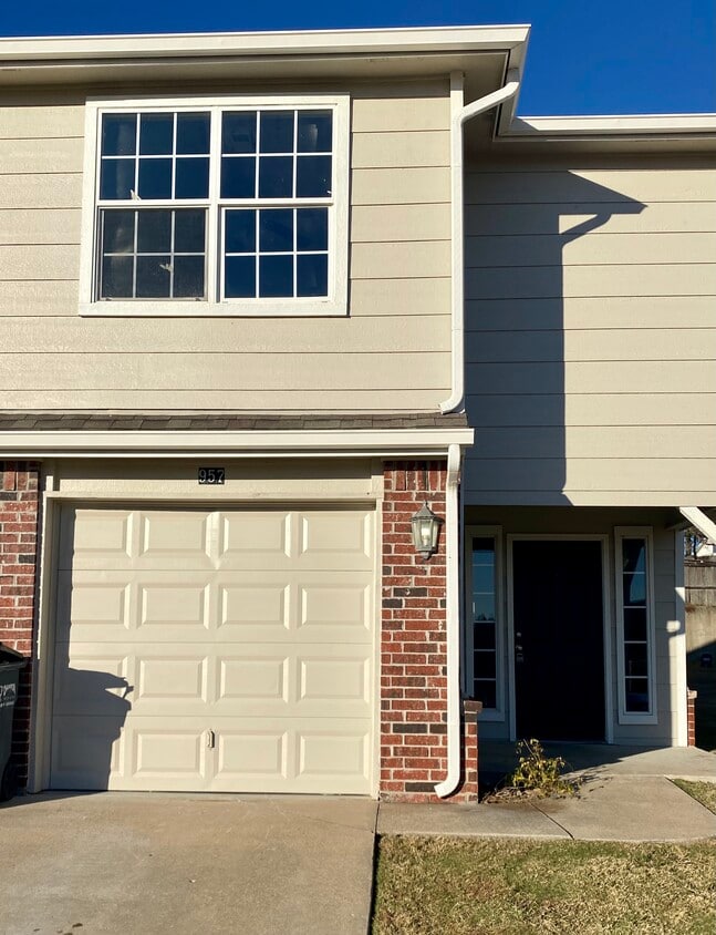 955 Hamilton Fls Unit 955, Catoosa, OK 74015 Condo for Rent in