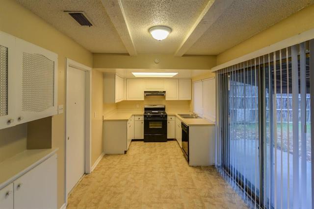 Foto del edificio - 115 Price Dr