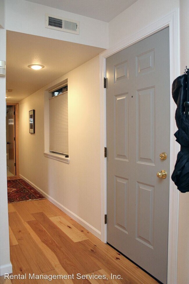 Building Photo - 2 br, 2 bath House - 3812 S Kelly Ave #10