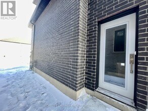 Building Photo - 19 Gateway Dr