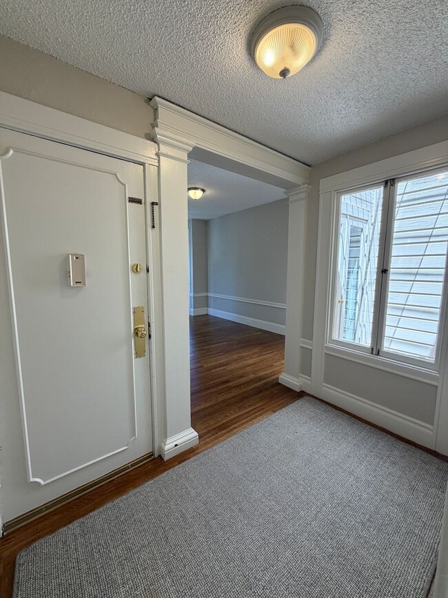 Building Photo - 2649