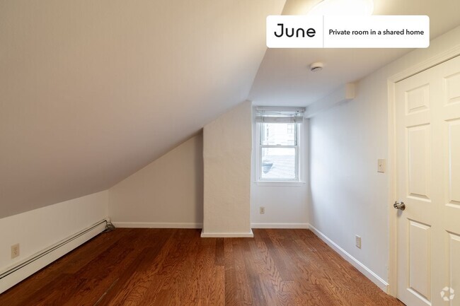 Building Photo - Private bedroom in 4 bed/4 bath Home