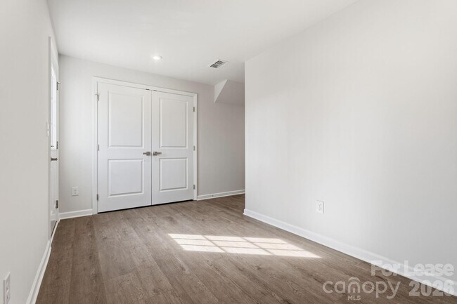 Foto del edificio - 7024 Capstan Ter