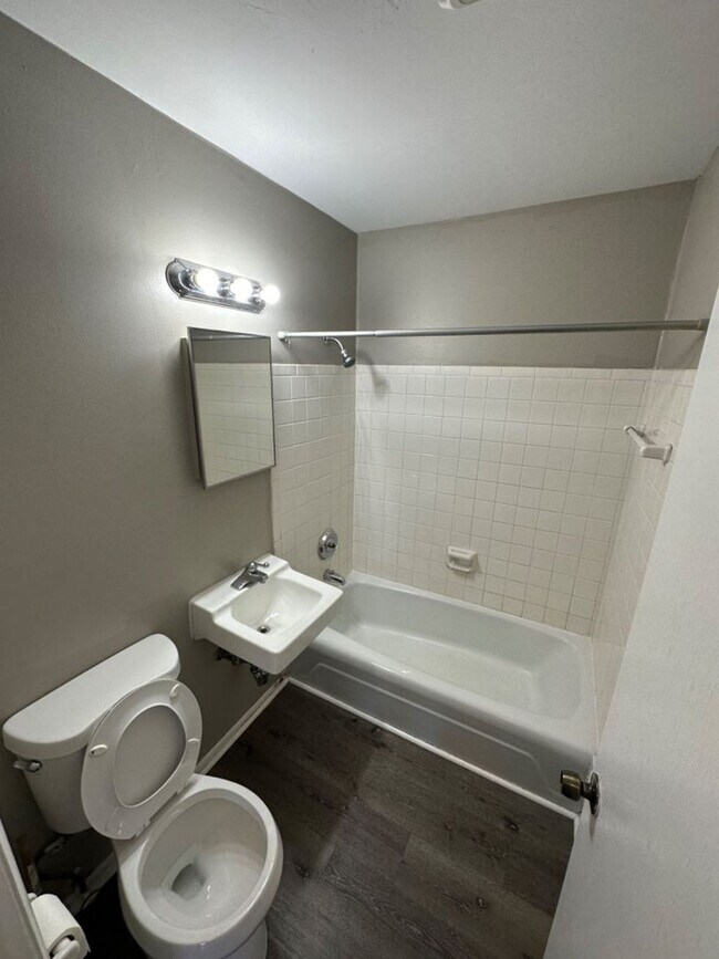 Foto del edificio - 2638-2640 N 17th St. (Duplex)