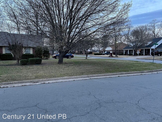 Building Photo - 3 br, 2 bath House - 2217 Barney Lane
