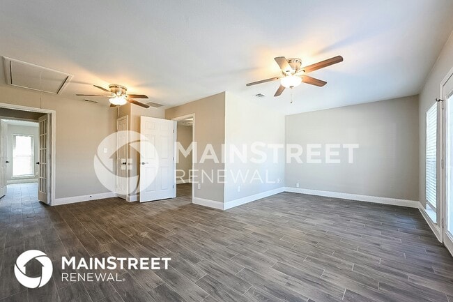 Building Photo - 524 E Lark Ct