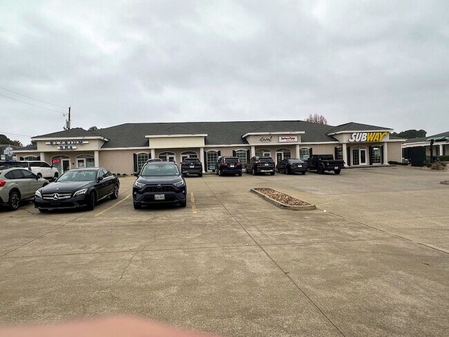 Foto del edificio - 5602 Richmond Rd