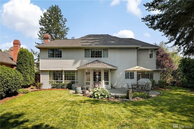 Building Photo - Bellevue Lakemont 4 bd 2.5 bath Single Fam...