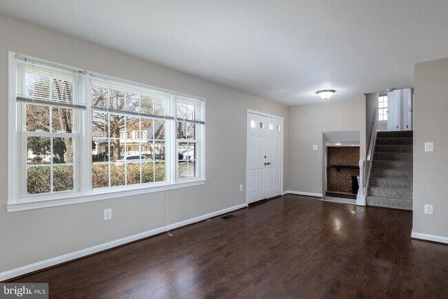 Building Photo - 8000 Rivermont Ct