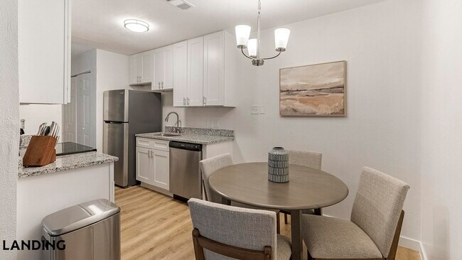 Foto del edificio - 1225 E Pleasant Run Rd