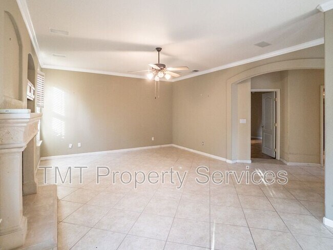 Building Photo - 9510 Stone Springs Dr