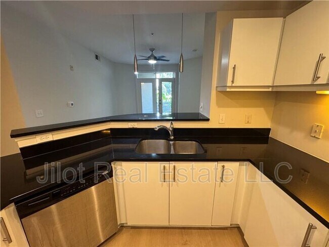 Foto del edificio - 390 17th St NW