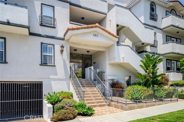 Foto del edificio - 465 E Magnolia Blvd