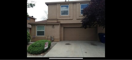 Building Photo - 8605 El Monte Ln NE