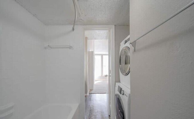 Foto del edificio - 1 bedroom in Dallas TX 75243