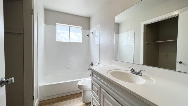 Building Photo - 11208 Renel Dr