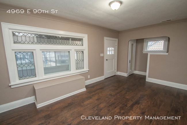 Foto del edificio - Beautifully Renovated Garfield Hts Home