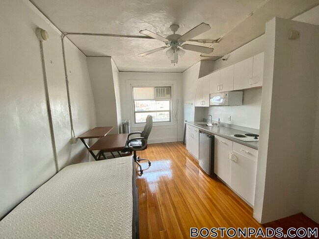 Foto del edificio - 91 Westland Ave