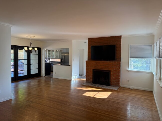 Building Photo - 108 Buena Vista Dr