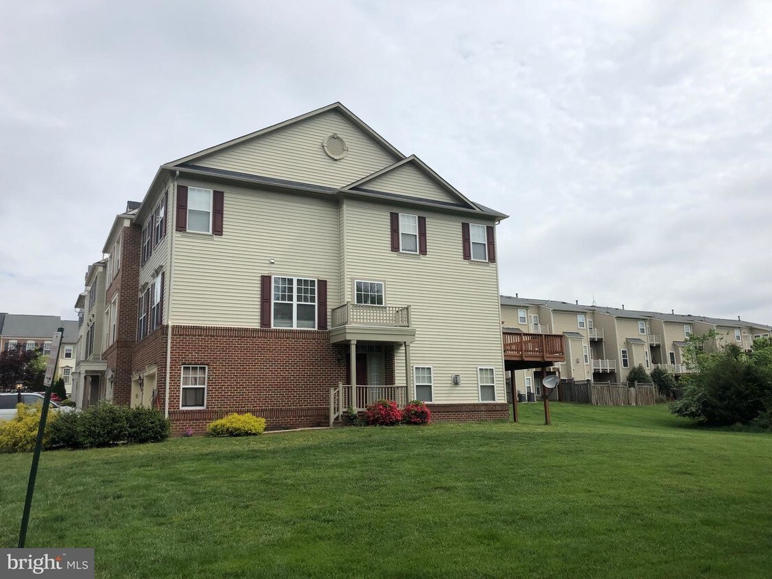 21942 Bramblebush Terrace, Broadlands, VA 20148 Townhome Rentals in