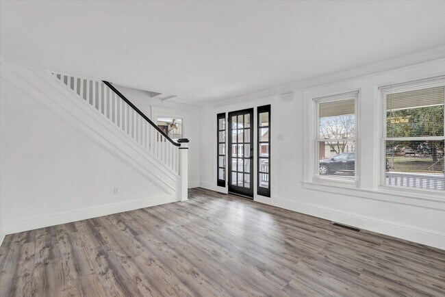 Foto del edificio - 1029 W Locust St
