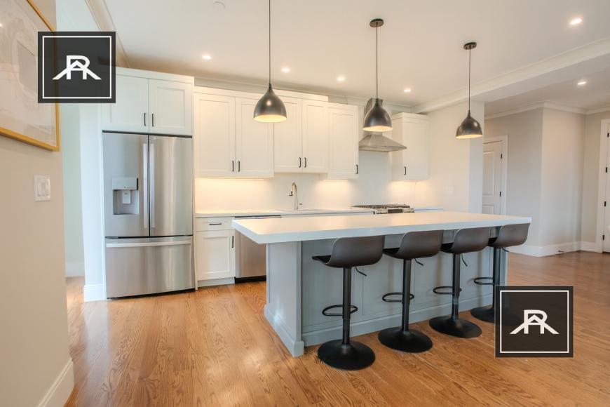 Foto principal - 3 bedroom in Brighton MA 02135