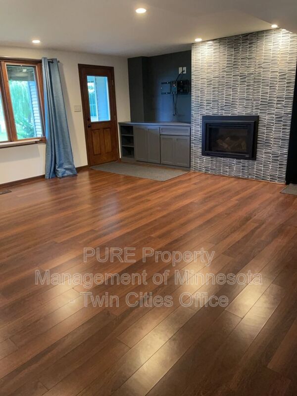 Foto del edificio - 1322 Meadowlark Dr