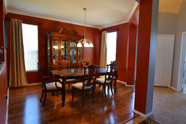 Building Photo - 2523 Red Fern Dr