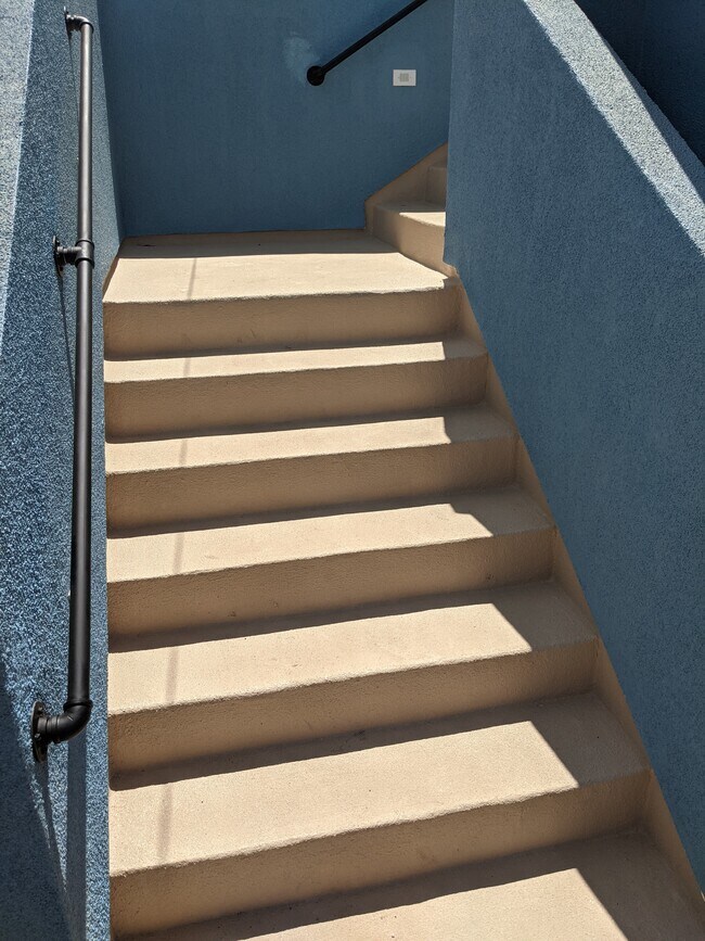 Anti-Slip a pie con pasamanos - 4304 Elenda St
