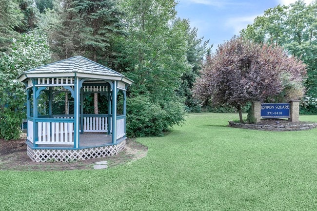 BEAUTIFUL LANDSCAPING - London Square & Blue Spruce
