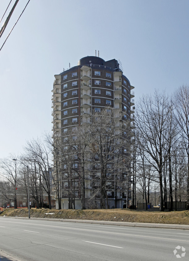 Photo du bâtiment - Woodland Acres North