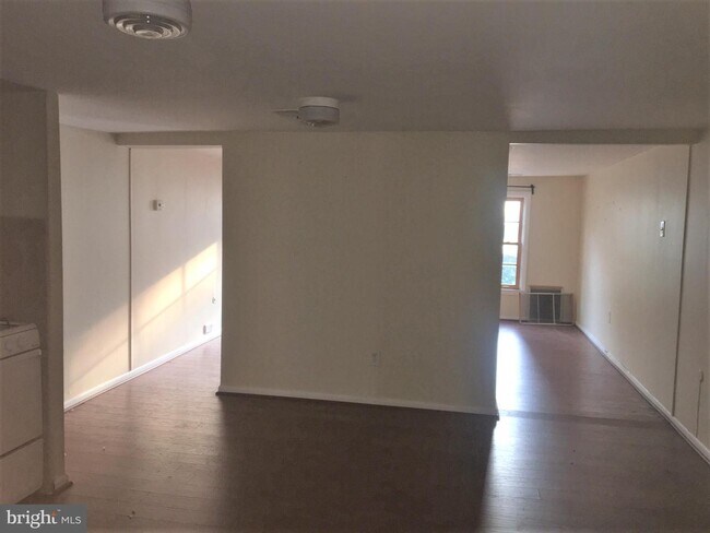 Building Photo - 506 S Juniper St